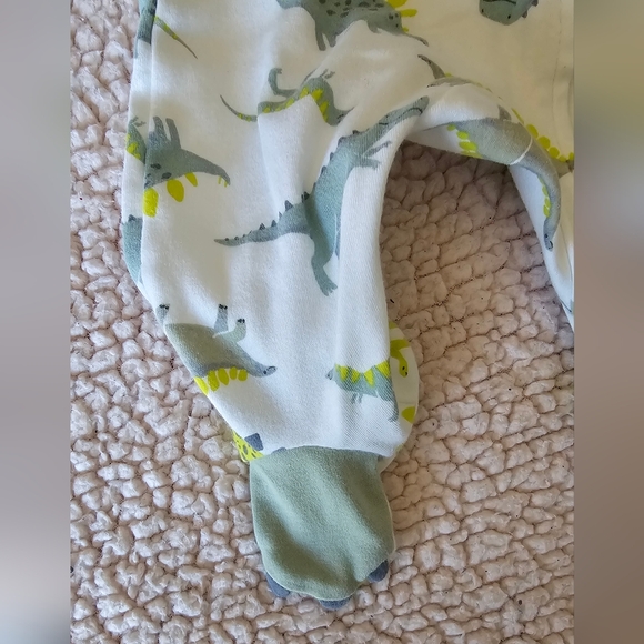 5/$15 Carter's 2-Way Zip Sleep & Play Footed Onesie, Dinosaurs, Size 3M. - Picture 3 of 4